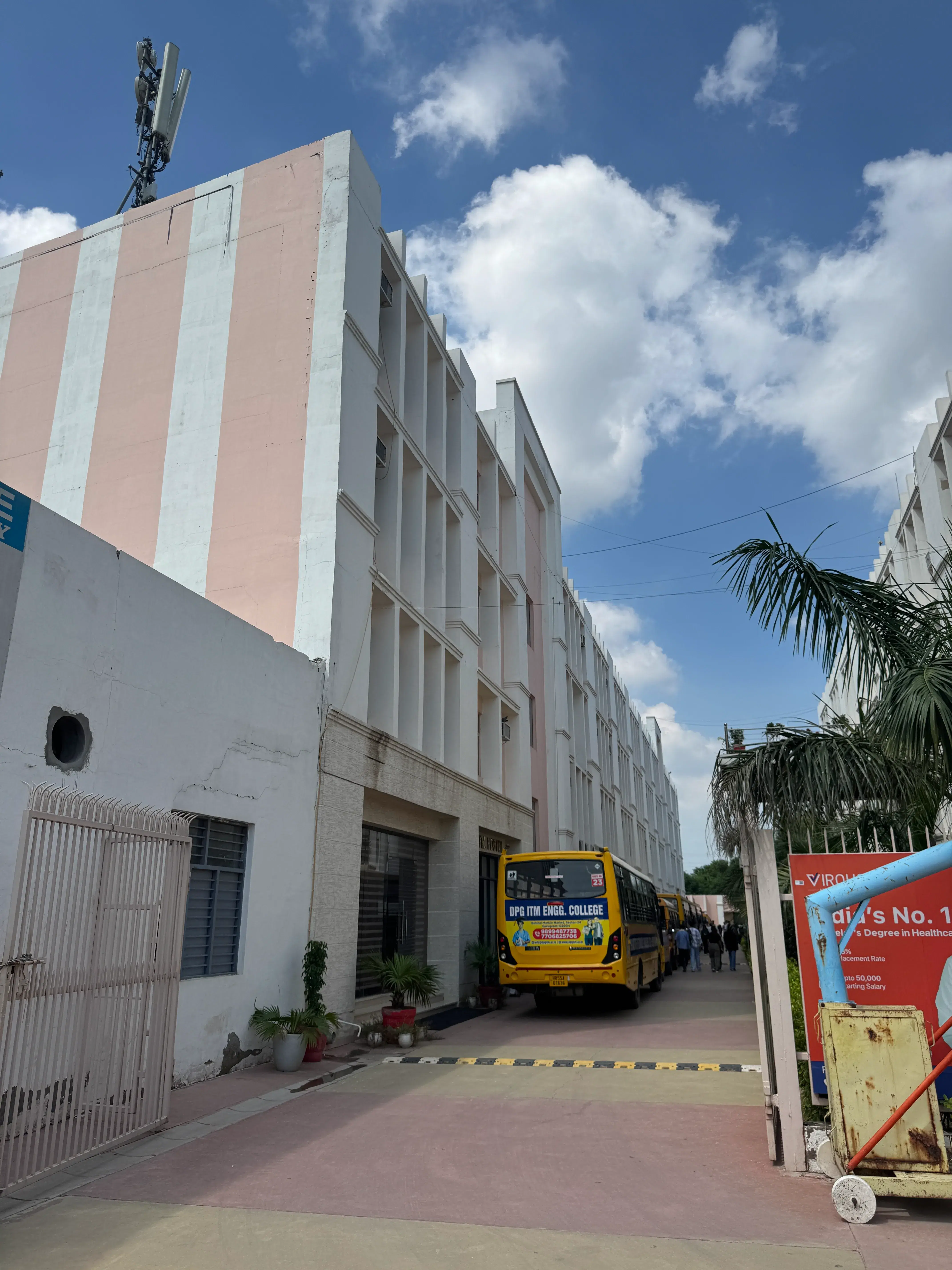 DPG Degree College Gurgaon Campus photo 3